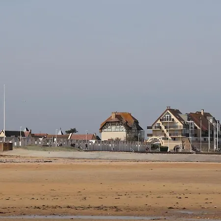 Bedroom Beachfront House With Garden 펜션 *